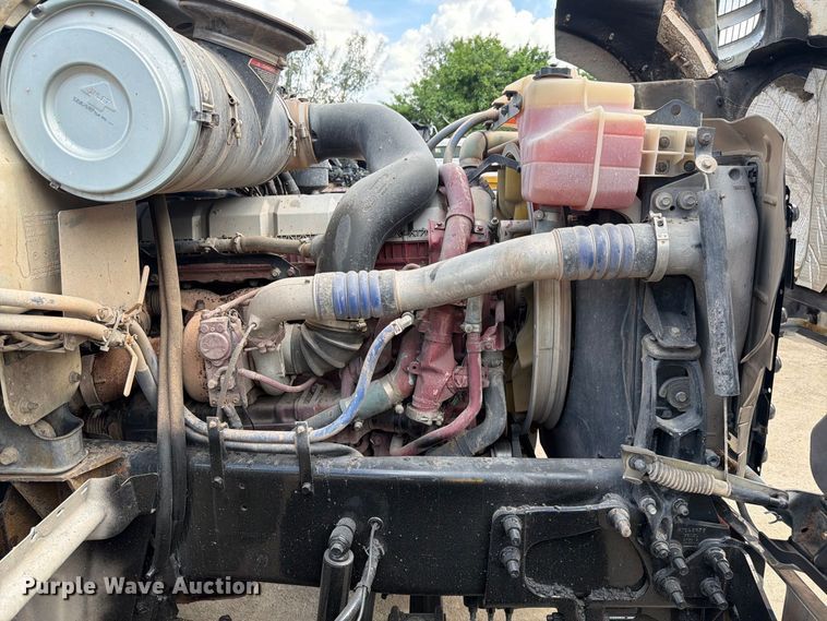 image for item DV7318 2015 Mack GU713 dump truck