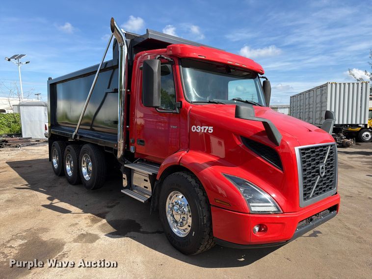 image for item DV7319 2022 Volvo VNR dump truck