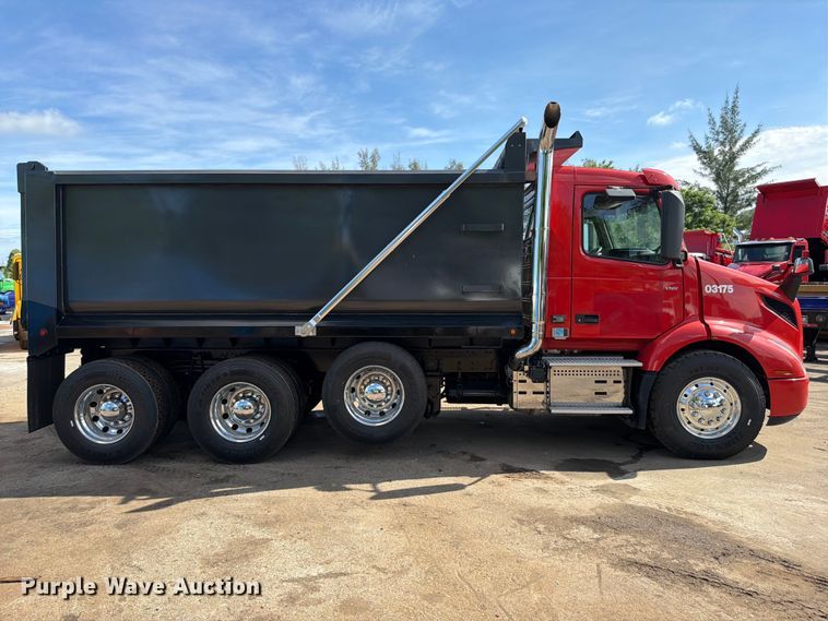 image for item DV7319 2022 Volvo VNR dump truck