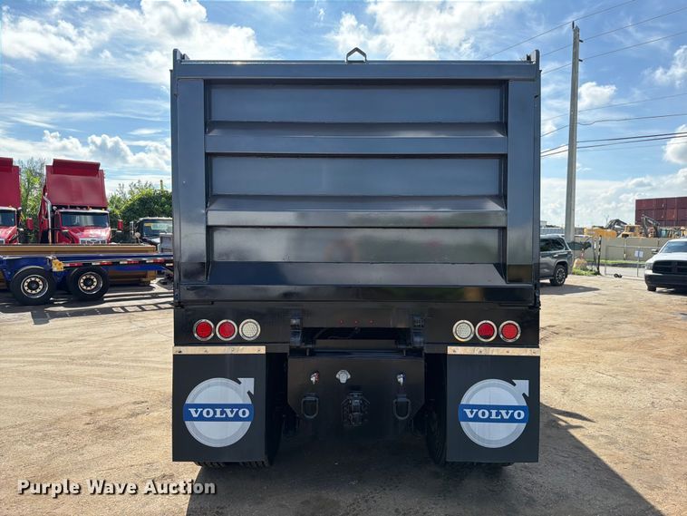 image for item DV7319 2022 Volvo VNR dump truck