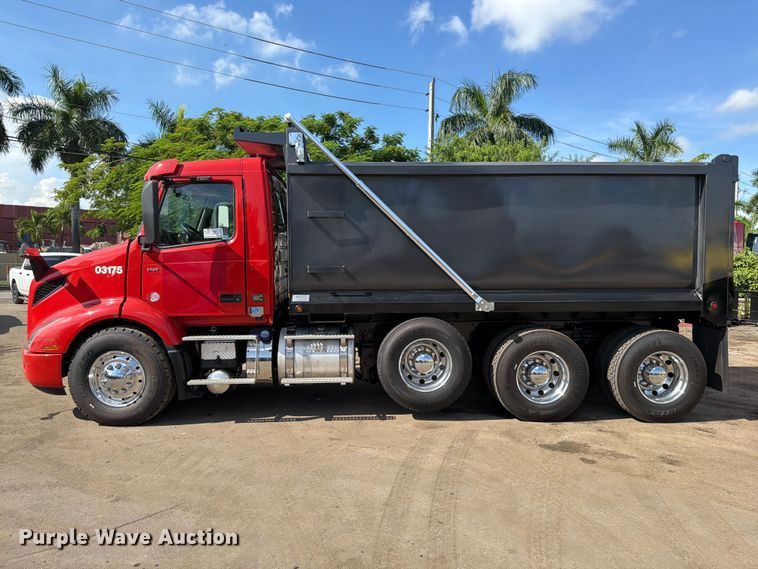 image for item DV7319 2022 Volvo VNR dump truck