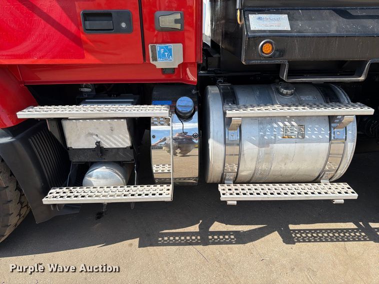 image for item DV7319 2022 Volvo VNR dump truck