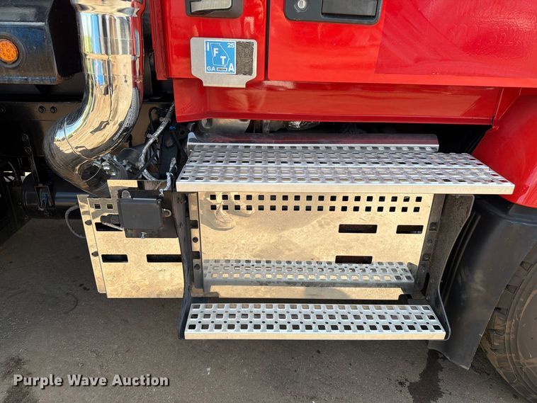 image for item DV7319 2022 Volvo VNR dump truck