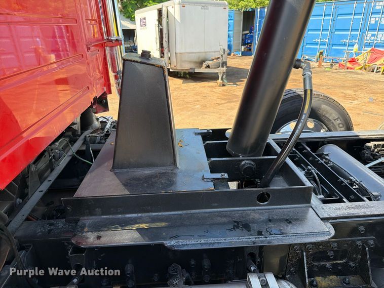 image for item DV7319 2022 Volvo VNR dump truck