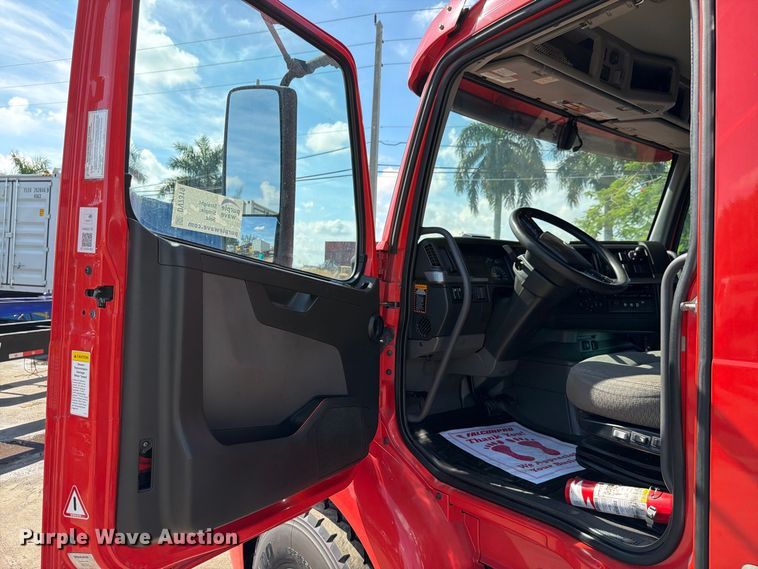 image for item DV7319 2022 Volvo VNR dump truck