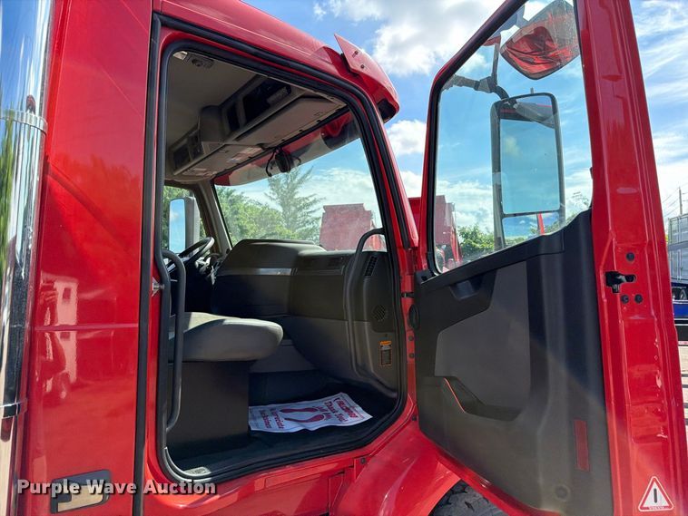 image for item DV7319 2022 Volvo VNR dump truck