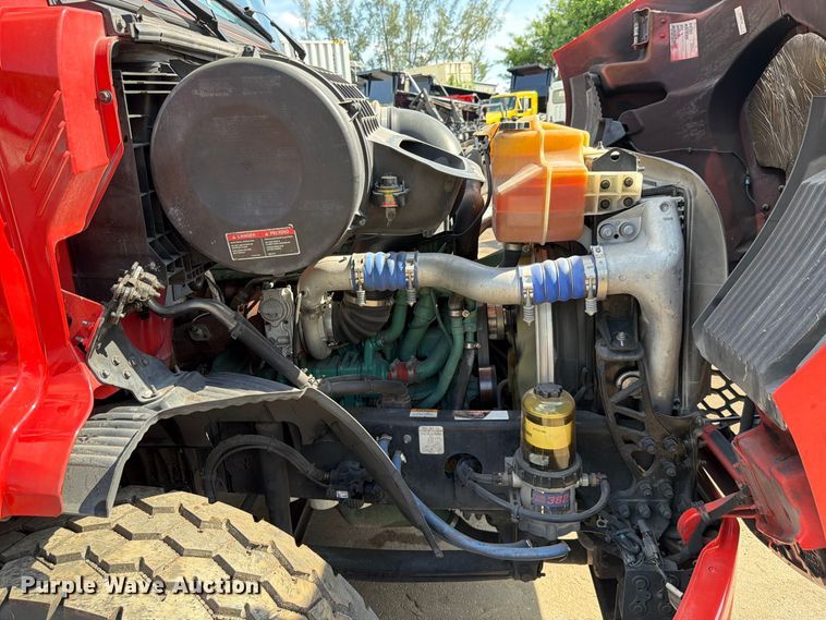 image for item DV7319 2022 Volvo VNR dump truck