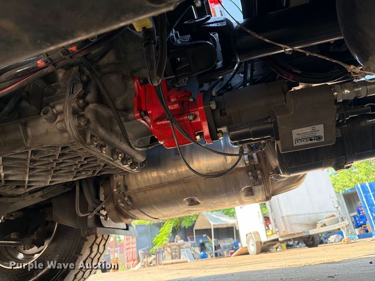 image for item DV7319 2022 Volvo VNR dump truck