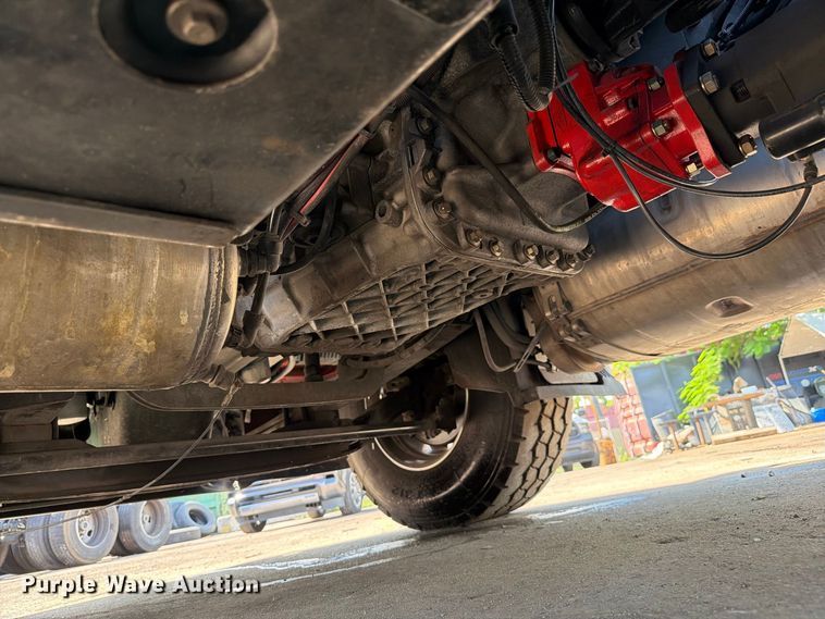 image for item DV7319 2022 Volvo VNR dump truck