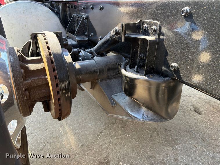 image for item DV7319 2022 Volvo VNR dump truck