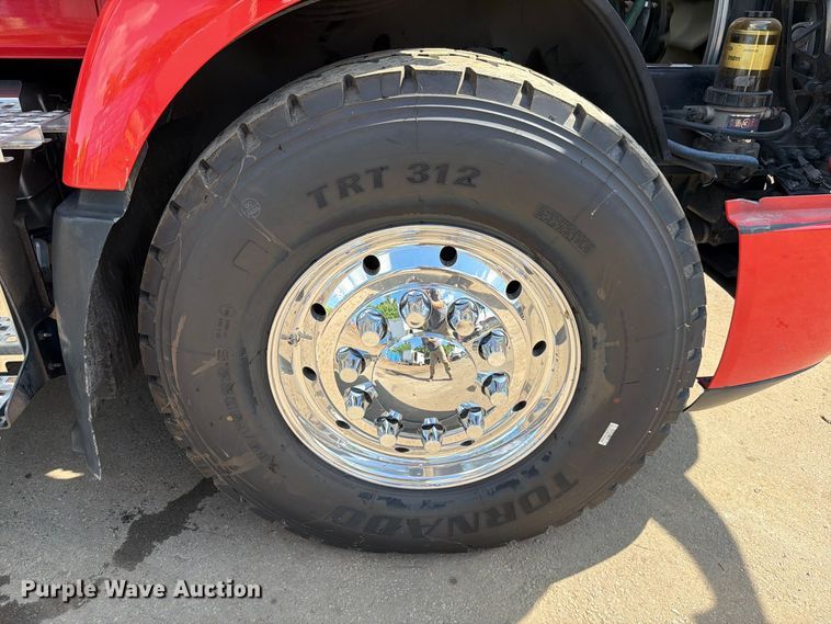 image for item DV7319 2022 Volvo VNR dump truck