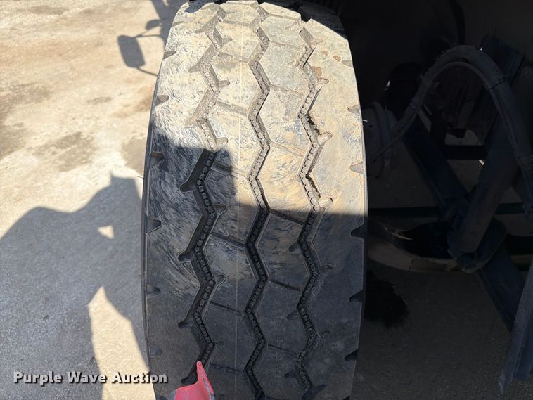 image for item DV7319 2022 Volvo VNR dump truck