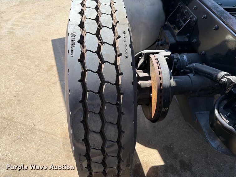 image for item DV7319 2022 Volvo VNR dump truck