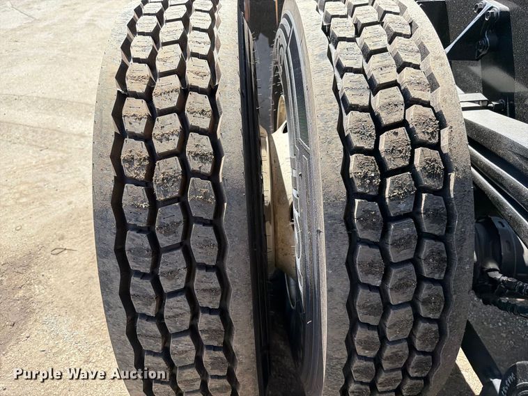 image for item DV7319 2022 Volvo VNR dump truck