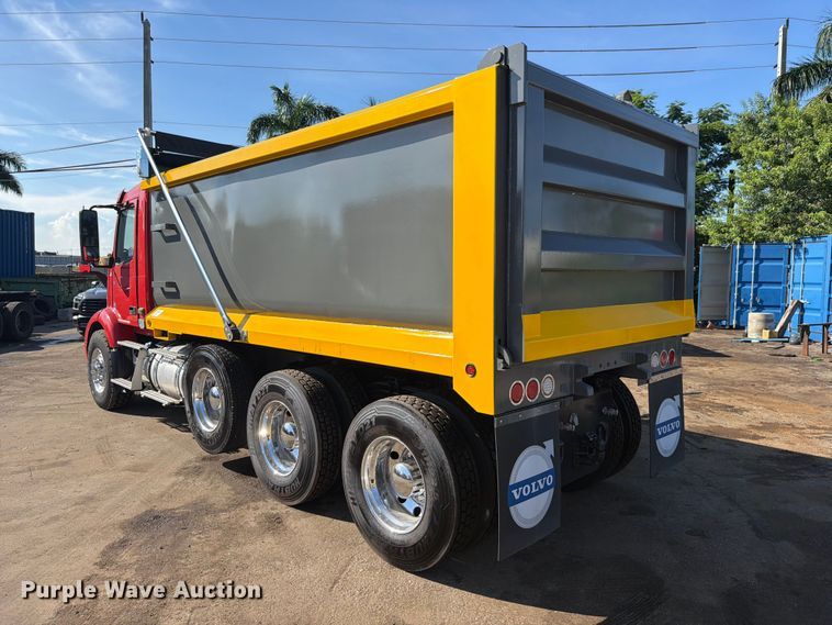 image for item DV7320 2020 Volvo VNR dump truck
