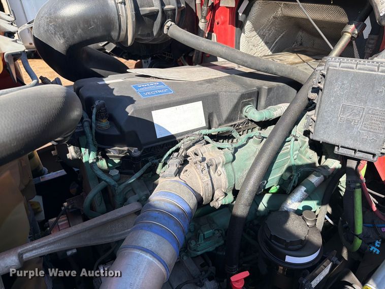 image for item DV7320 2020 Volvo VNR dump truck
