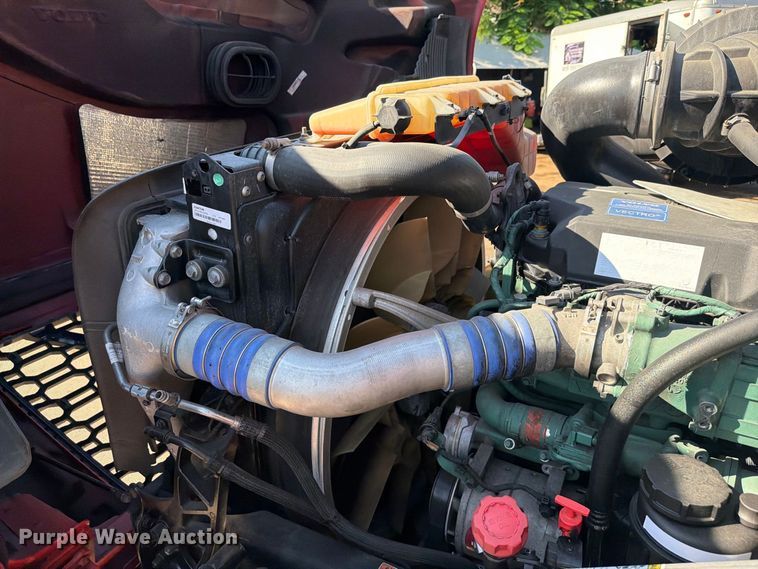 image for item DV7320 2020 Volvo VNR dump truck