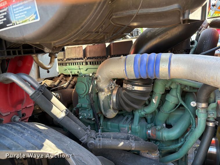 image for item DV7320 2020 Volvo VNR dump truck
