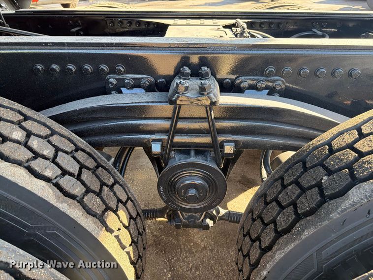 image for item DV7320 2020 Volvo VNR dump truck