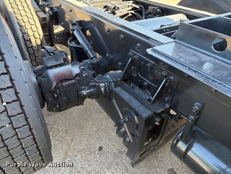 image for item DV7320 2020 Volvo VNR dump truck