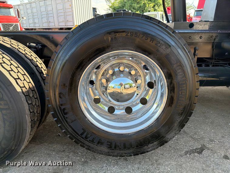 image for item DV7320 2020 Volvo VNR dump truck