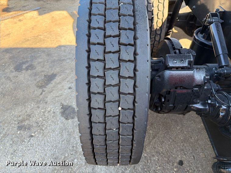 image for item DV7320 2020 Volvo VNR dump truck
