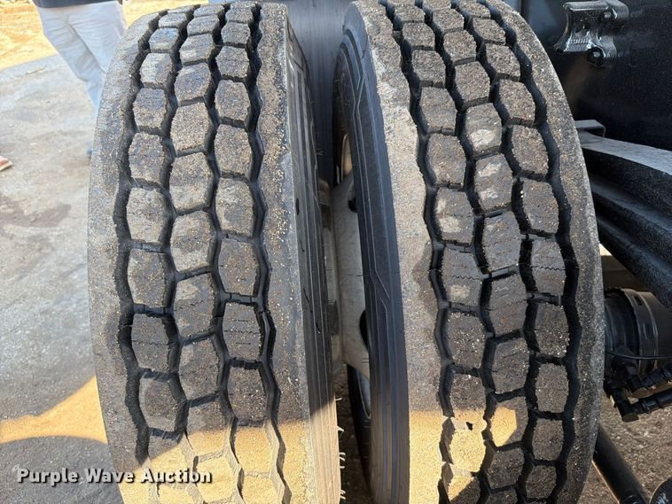 image for item DV7320 2020 Volvo VNR dump truck