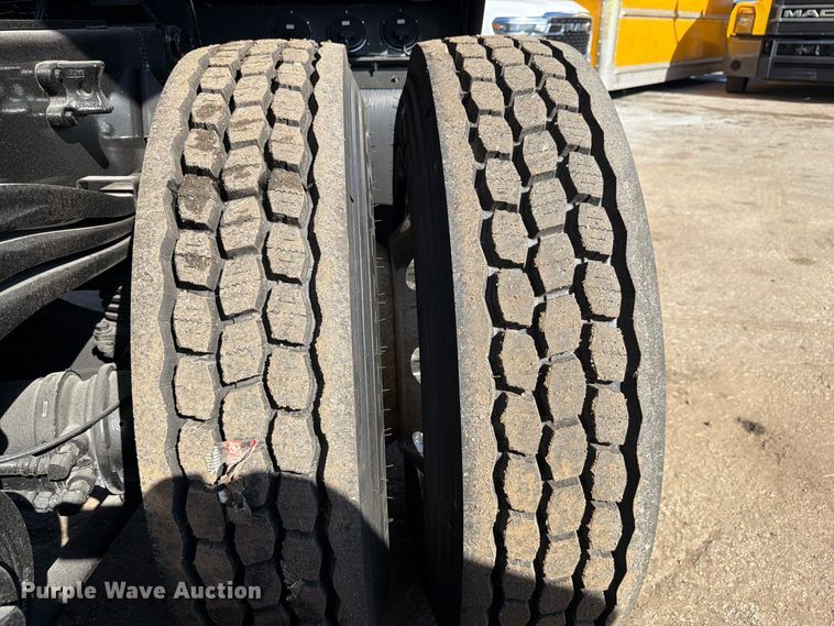 image for item DV7320 2020 Volvo VNR dump truck
