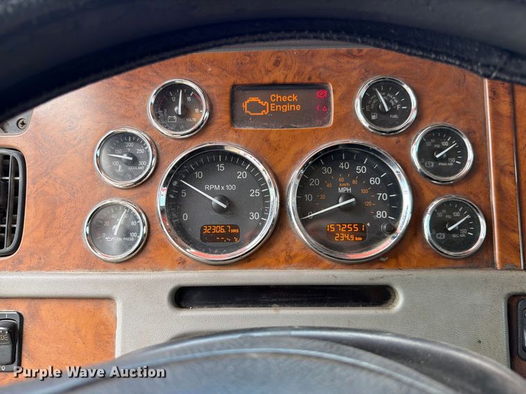 image for item DV7321 2009 Peterbilt 365 dump truck