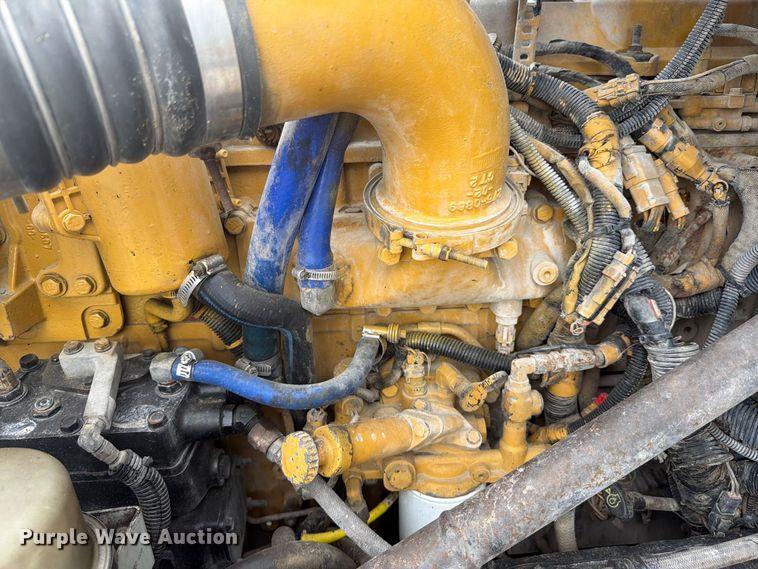 image for item DV7321 2009 Peterbilt 365 dump truck