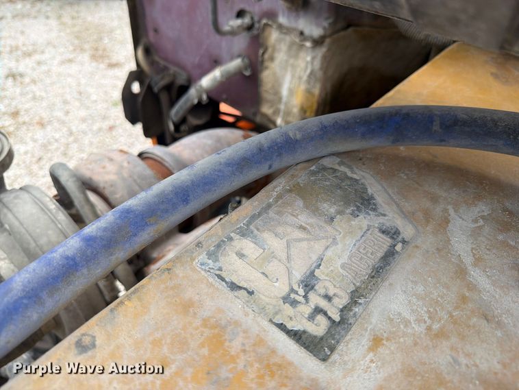image for item DV7321 2009 Peterbilt 365 dump truck