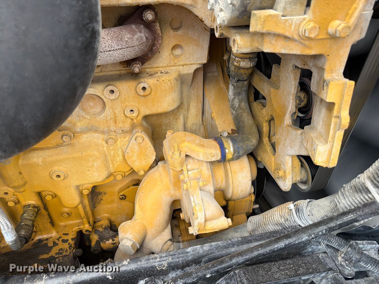 image for item DV7321 2009 Peterbilt 365 dump truck