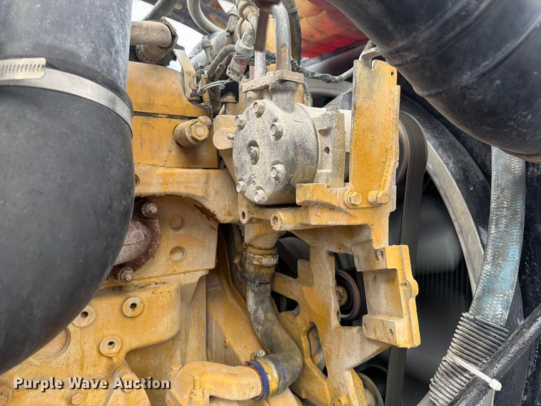 image for item DV7321 2009 Peterbilt 365 dump truck