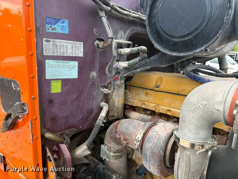 image for item DV7321 2009 Peterbilt 365 dump truck