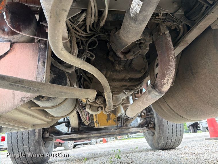 image for item DV7321 2009 Peterbilt 365 dump truck