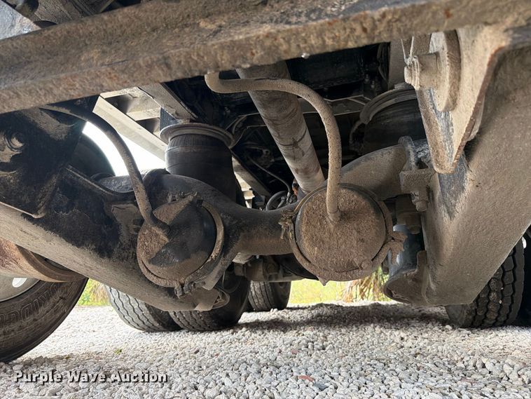 image for item DV7321 2009 Peterbilt 365 dump truck
