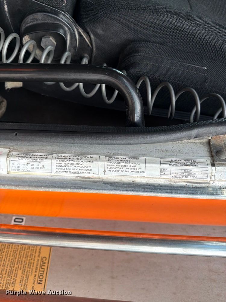 image for item DV7321 2009 Peterbilt 365 dump truck