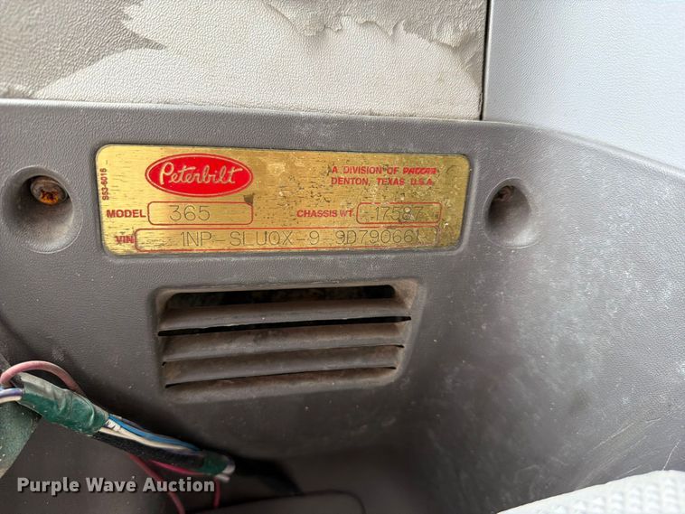 image for item DV7321 2009 Peterbilt 365 dump truck