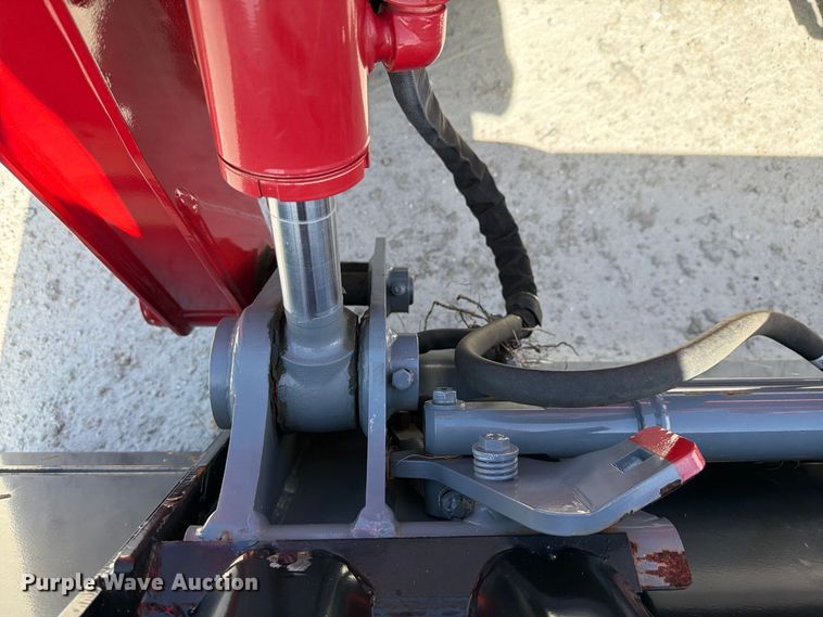 image for item DV7366 2024 Takeuchi TL10V2 tracked skid steer loader