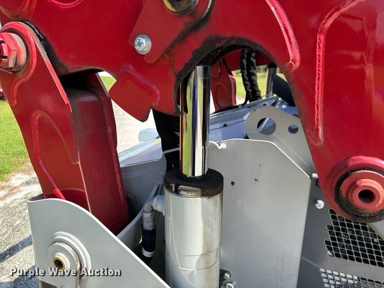 image for item DV7366 2024 Takeuchi TL10V2 tracked skid steer loader