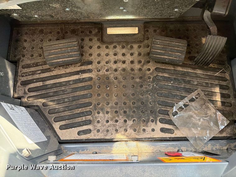 image for item DV7366 2024 Takeuchi TL10V2 tracked skid steer loader
