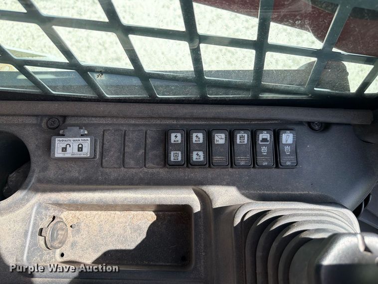 image for item DV7366 2024 Takeuchi TL10V2 tracked skid steer loader