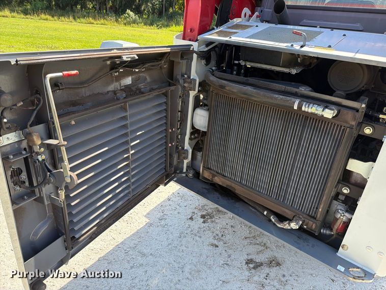 image for item DV7366 2024 Takeuchi TL10V2 tracked skid steer loader
