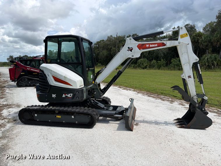 image for item DV7368 2024 Bobcat E40 mini excavator