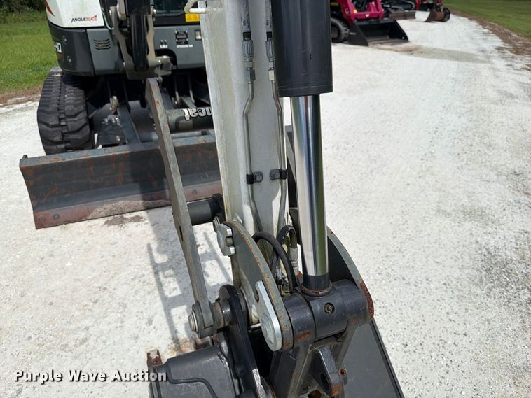 image for item DV7368 2024 Bobcat E40 mini excavator