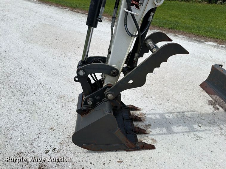 image for item DV7368 2024 Bobcat E40 mini excavator