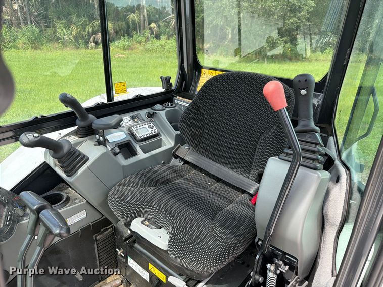 image for item DV7368 2024 Bobcat E40 mini excavator