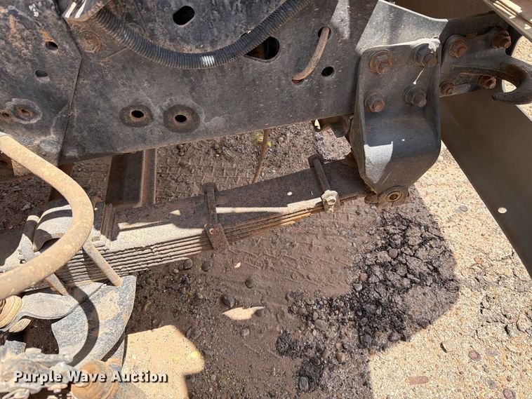 image for item DV8605 1995 International F4900 digger derrick truck