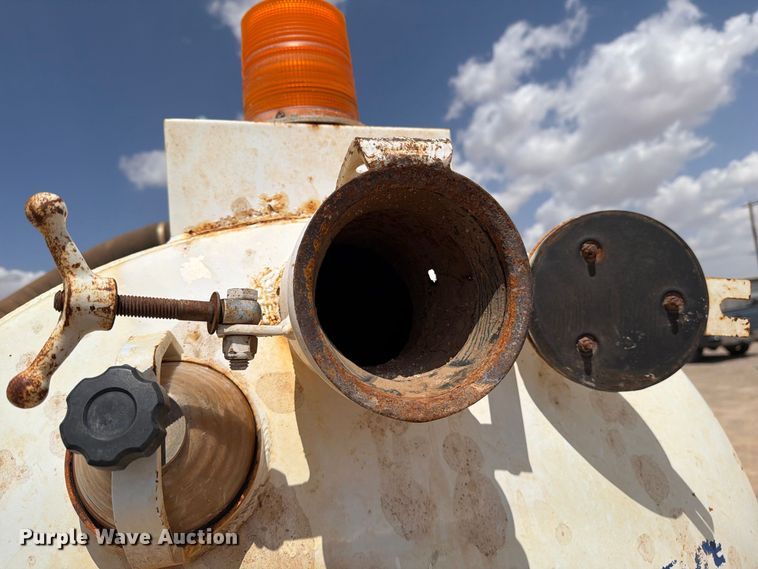 image for item DV8606 2011 Maxey Companies vacuum excavator