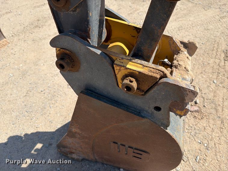 image for item DV8626 2020 John Deere 26G mini excavator
